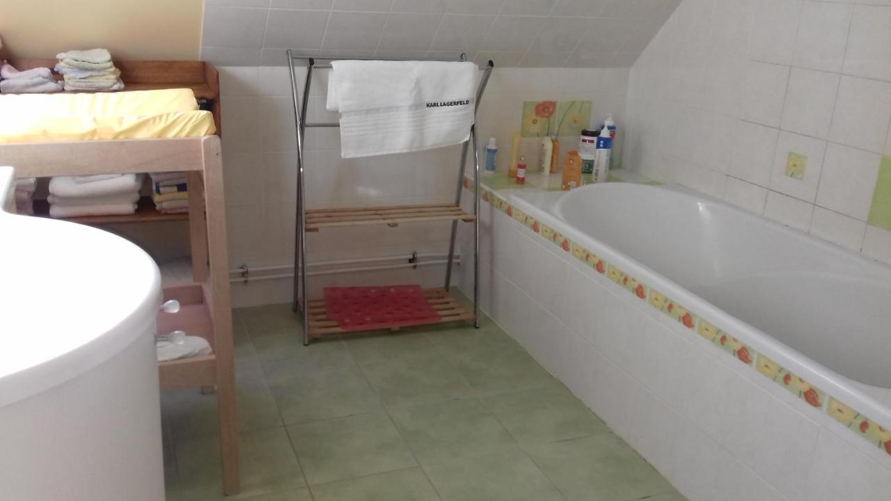 Chambre Chez L Habitant Malguenac Buitenkant foto